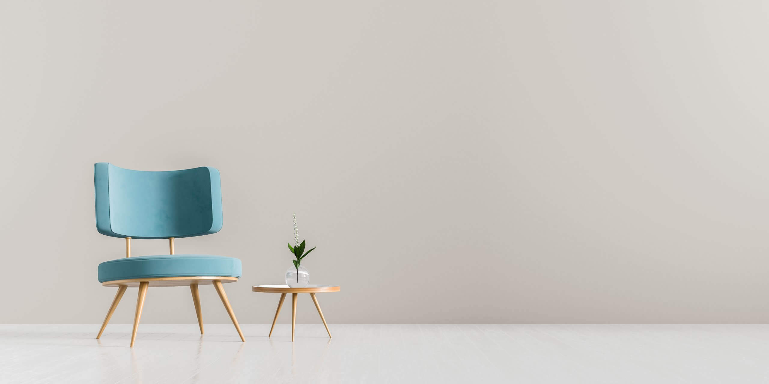 Mietleitfaden zum mieten und ausleihen Stuhl blau mit Tisch und Vase von Eventdecor