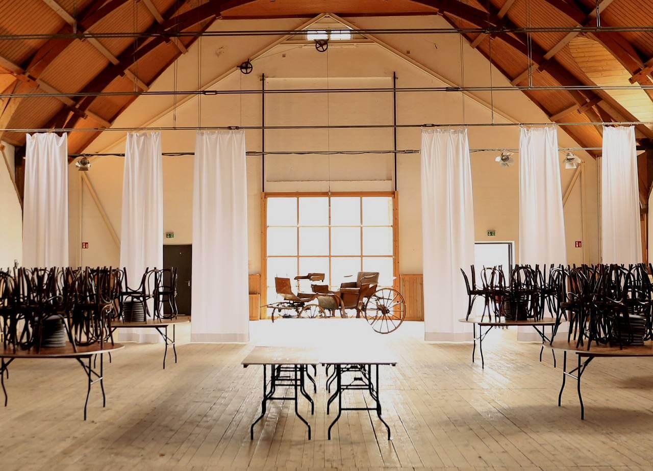 Eventlocation Reithalle ohne Dekoration in Gut Sonnenhausen