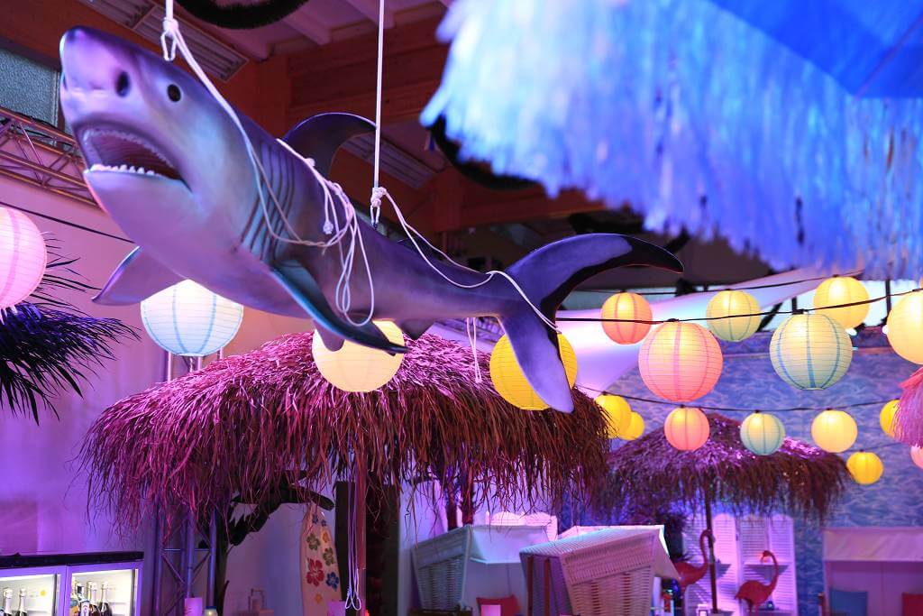 Palmen mieten | Pflanzen mieten | Strandkorb mieten | Liegestuhl mieten | Strandliegestuhl mieten | Suedseedeko leihen | Karibik Dekoration mieten-| Hawaiideko ausleihen | Eventausstattung | Partyausstattung | Eventdekoration | Loungemoebel mieten | Eventmobiliar