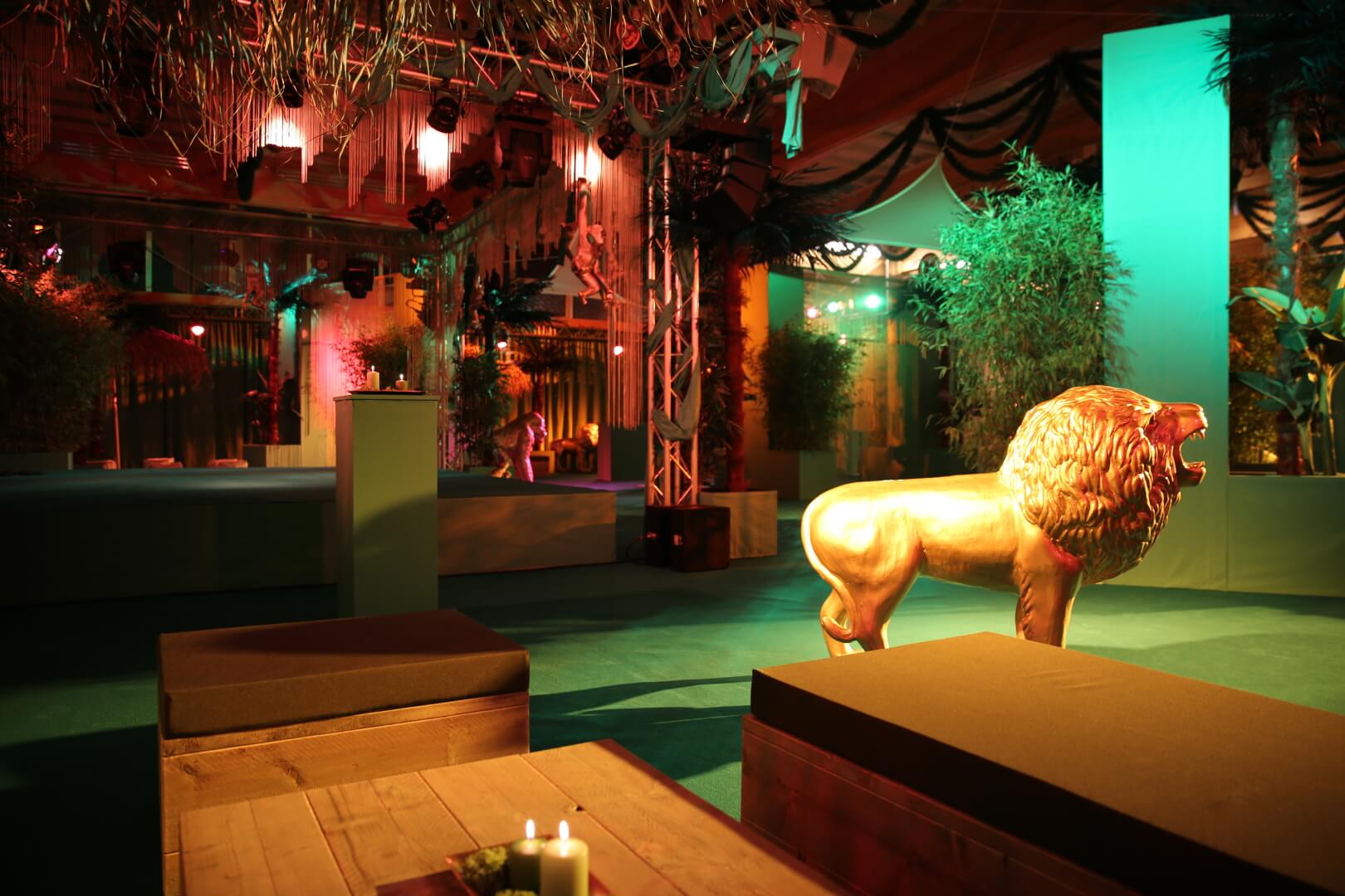 dekoration-veranstaltungen-dschungel-palmen-mieten-eventdekoration